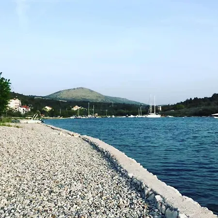 Lakeview - Wohnen In Atemberaubender Lejlighed
